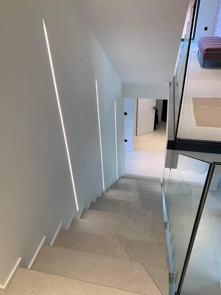 Éclairage LED escalier encastré